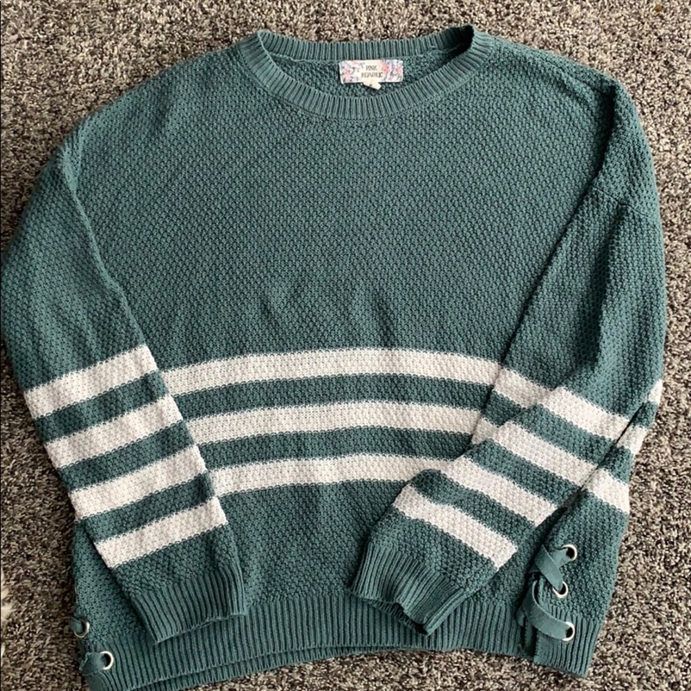 Juniors sweater ( M )